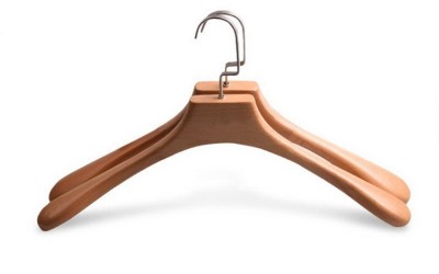 Ahşap Elbise Askısı Neden Tercih Edilir?
