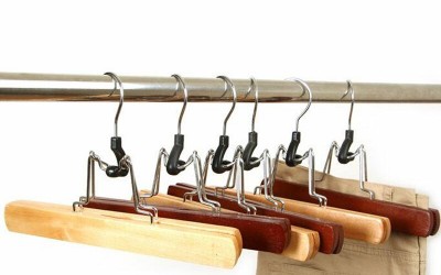 Ahşap Elbise Askısı Seçiminde Dikkat Edilecekler